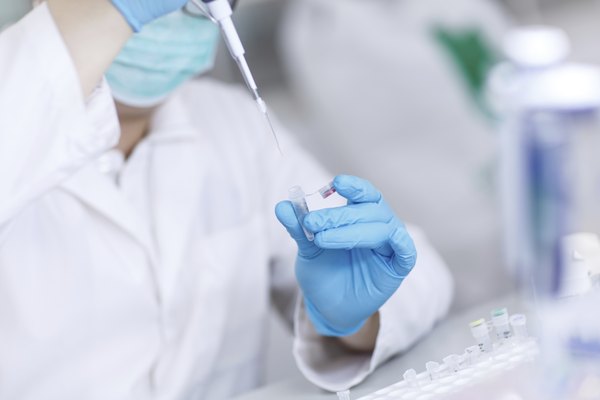 微量移液器通常用于將樣品注入凝膠。